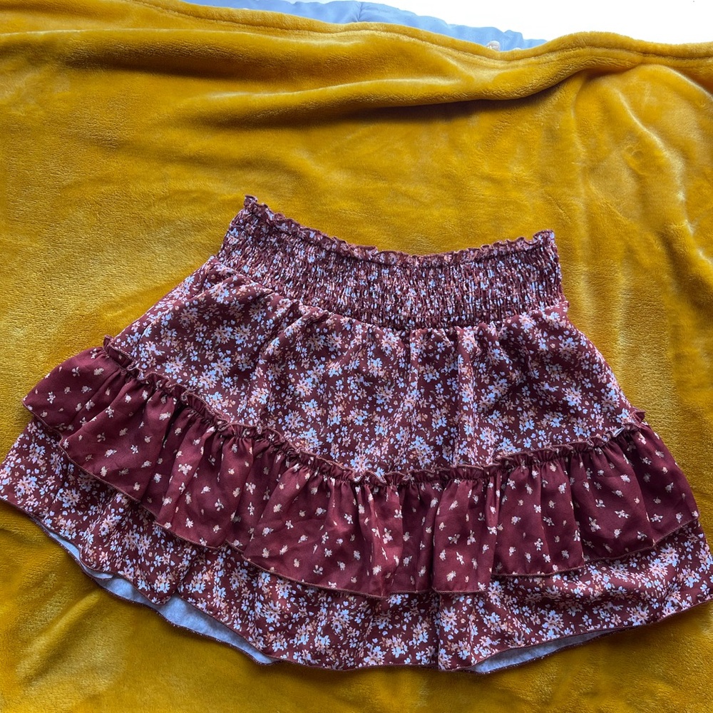 Altar'd State Red and White Floral Mini Skort Size Medium